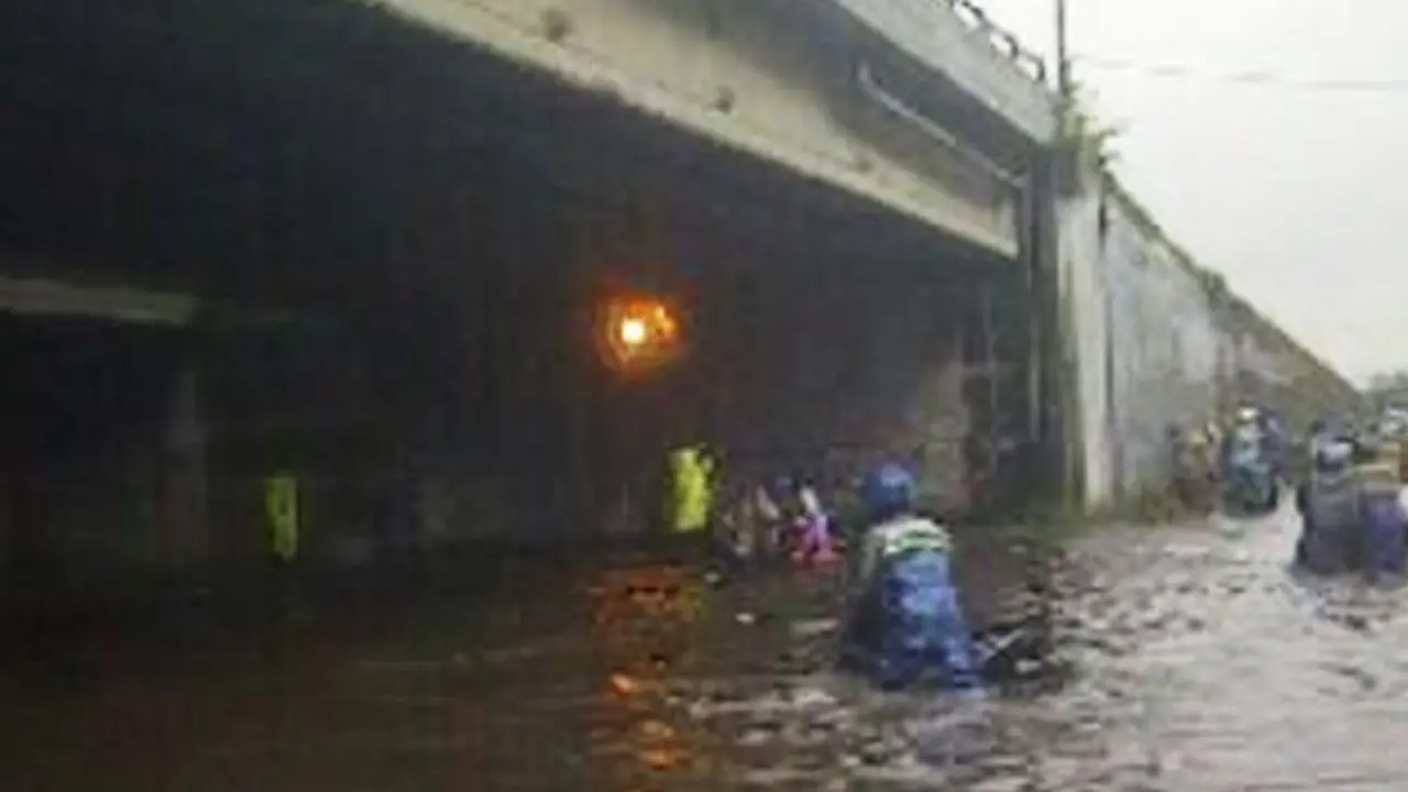 semarang-banjir140123b.jpg