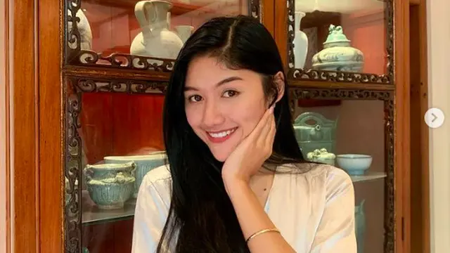 Potret Erina Gudono yang Diisukan Dekat dengan Kaesang Pangarep