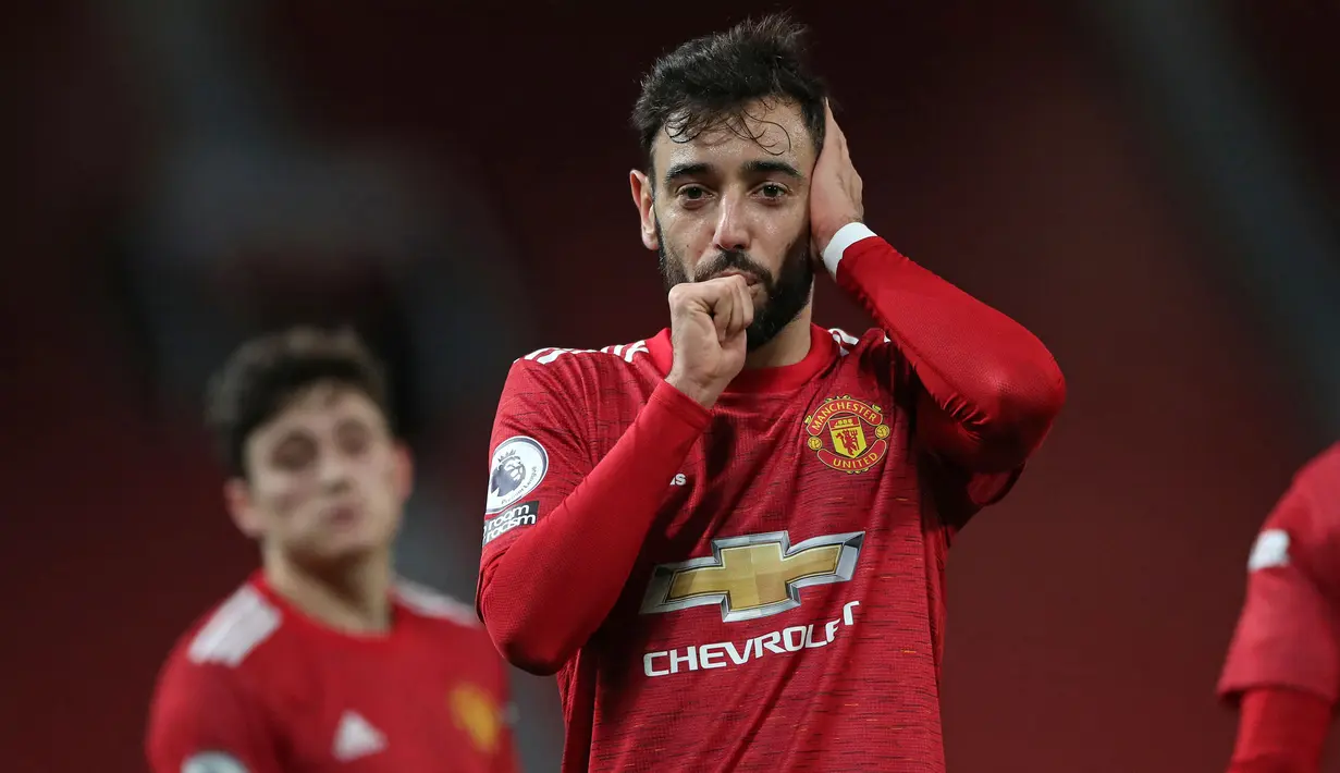 Bruno Fernandes menjadi bagian penting Manchester United saat ini. Didatangkan dengan harga 67,6 juta pound pada Januari 2020, ia mampu mendongkrak performa Setan Merah secara signifikan. Fernandes tercatat tampil sebanyak 106 kali dengan mencetak 47 gol dan 34 assist. (AFP/Nick Potts)
