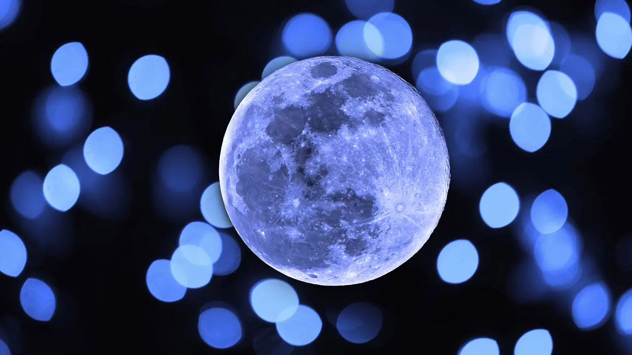 6 Fakta Unik Blue Moon yang Mungkin Belum Kamu Ketahui