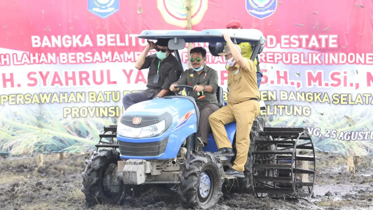 Tingkatkan Produksi Pangan Nasional, Mentan SYL Tanam Padi di Bangka Selatan