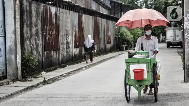FOTO: Zona Merah COVID-19 di Jakarta Melonjak Jadi 82 RW