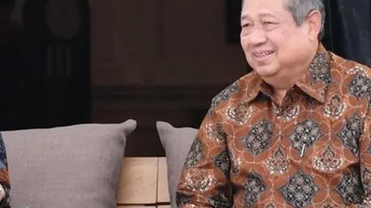 Lukisan SBY dibuka pada harga Rp100 juta. Diperebutkan oleh Anggota Majelis Tinggi Demokrat dan Wakil Ketua MPR RI Syariefuddin Hasan, caleg Demokrat Rinto Subekti dan seseorang bernama Miftah Sobri.
