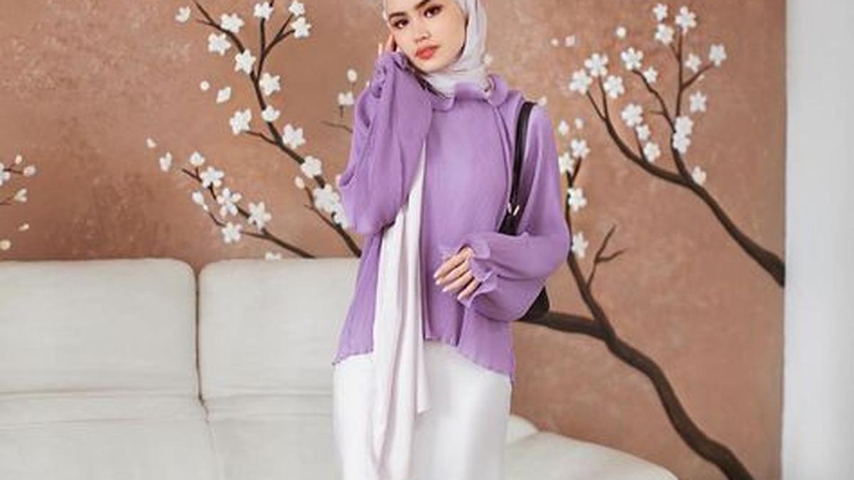 Hijabers Wajib Coba! 7 Ide Outfit Ungu untuk Tampil Lebih Fresh dan Islami