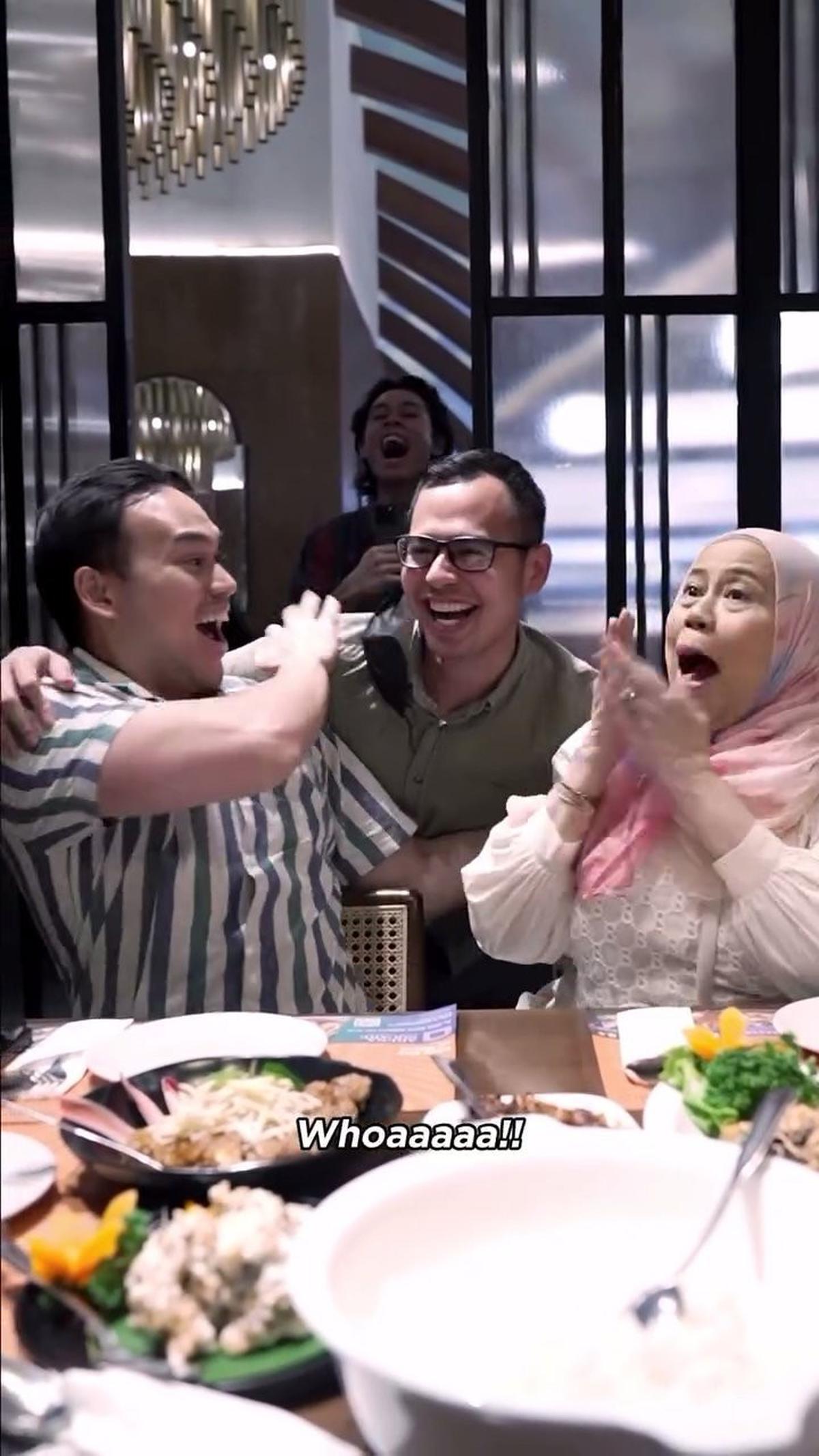 Momen Dewi Yull Dapat Suprise dari Surya Sahetapy Setelah 3 Tahun Tidak Pulang ke Indonesia
