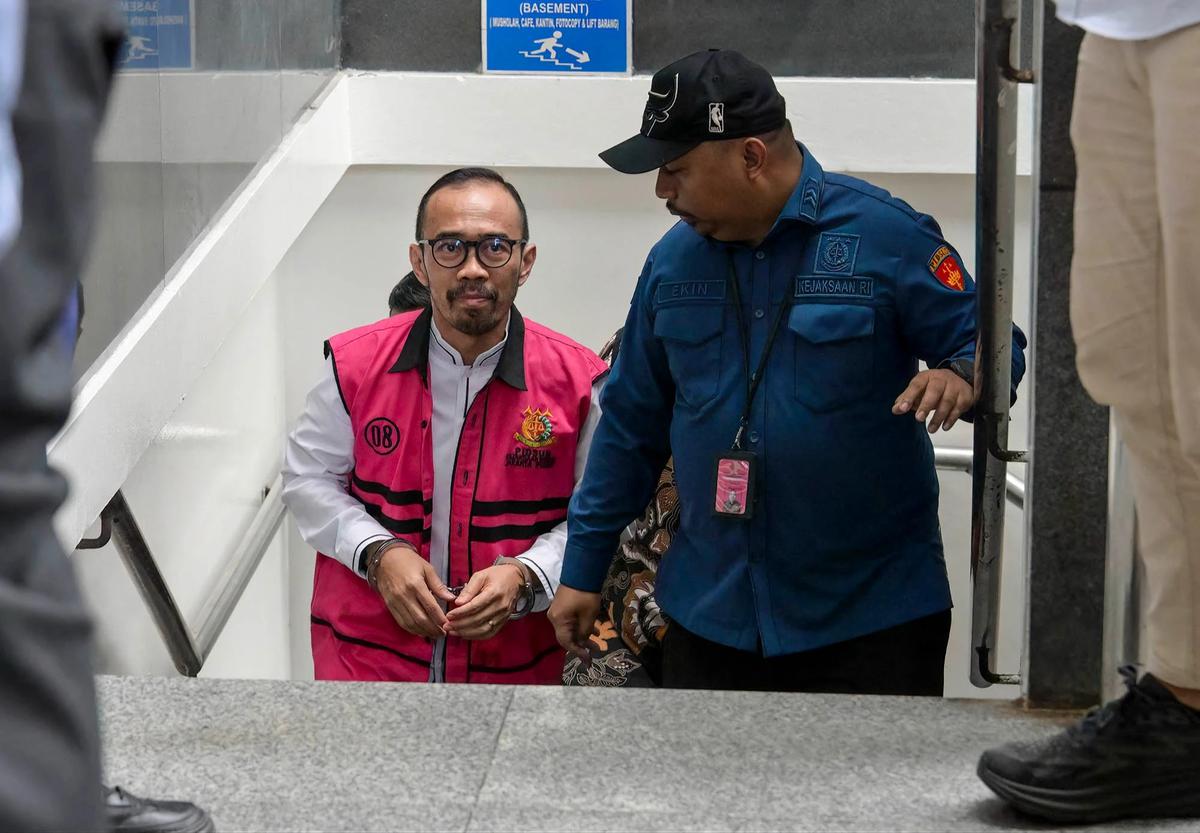 FOTO: Eks Dirut PT Pertamina Patra Niaga Divonis 9 Tahun Penjara dalam Kasus Korupsi Minyak Mentah PT Pertamina