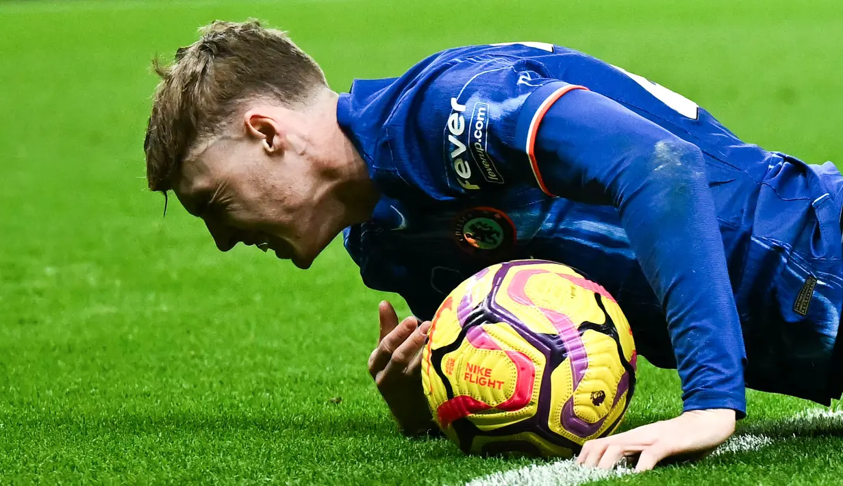 Cole Palmer berhasil mencetak dua gol dari tendangan penalti pada menit ke-61 dan 84. (AFP/Ben Stansall)