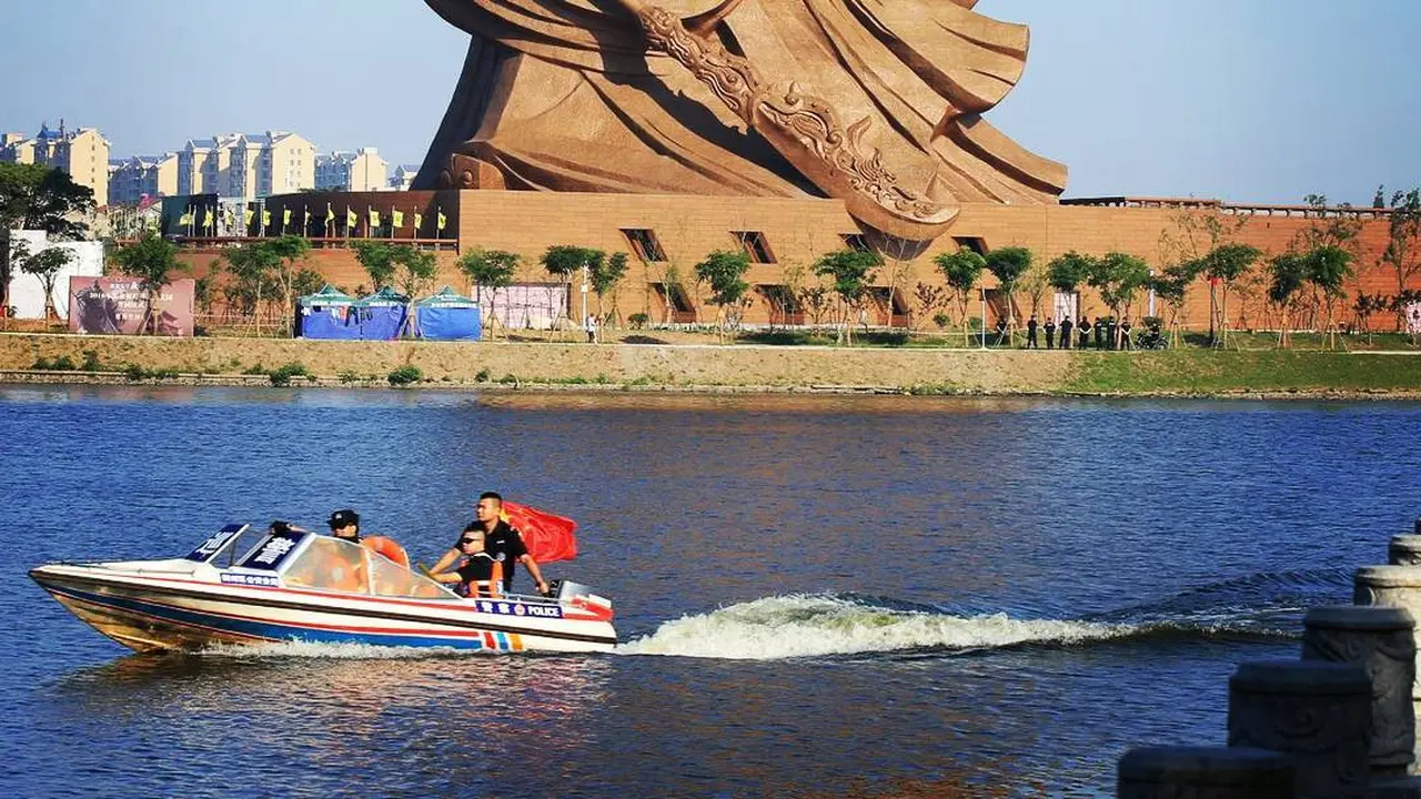 Kontroversi Pemindahan Patung Jenderal China Terbesar di Dunia Gara-Gara Dianggap Sia-Sia