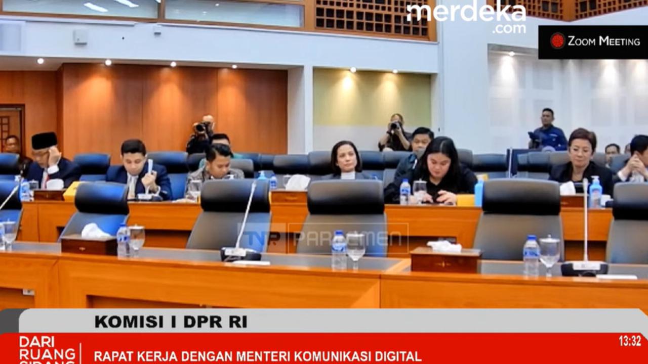VIDEO: Prihatin DPR Peredaran Konten Porno di WA 'Cewek HOT', Mau Dikirim Biar Menteri Meutya Lihat