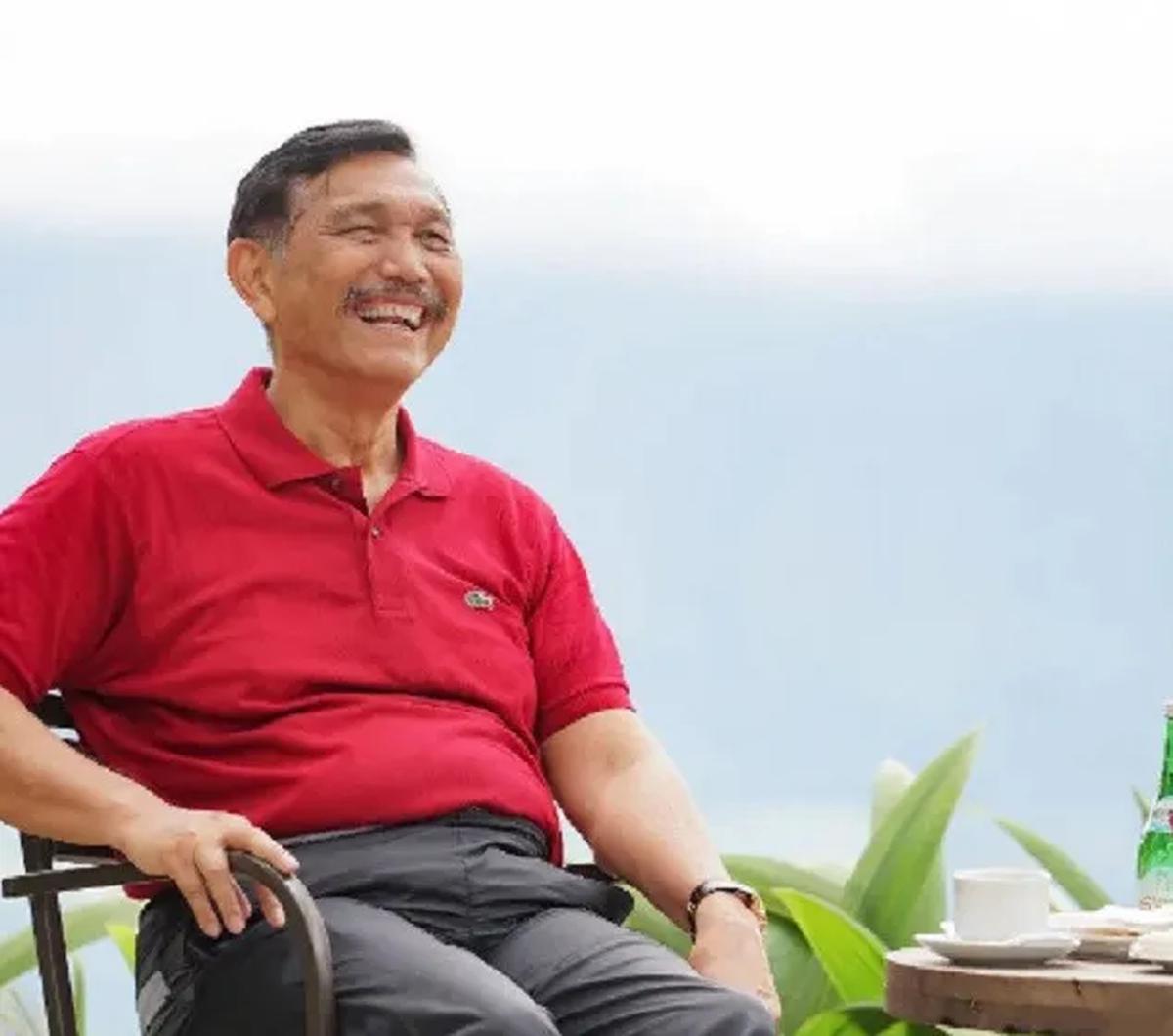 Ketika ditanya mengenai kapan kembali ke Indonesia, Menko Luhut menuturkan, hal itu bergantung kepada dokter.