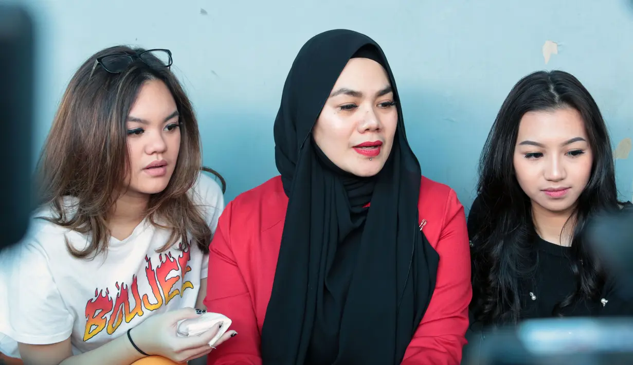 Diketahui sebelumnya bahwa Sarita menggugat cerai suaminya, Faisal Harris, lantaran ia sudah mengaku miliki hubungan yang spesial dengan Jennifer Dunn. (Nurwahyunan/Bintang.com)