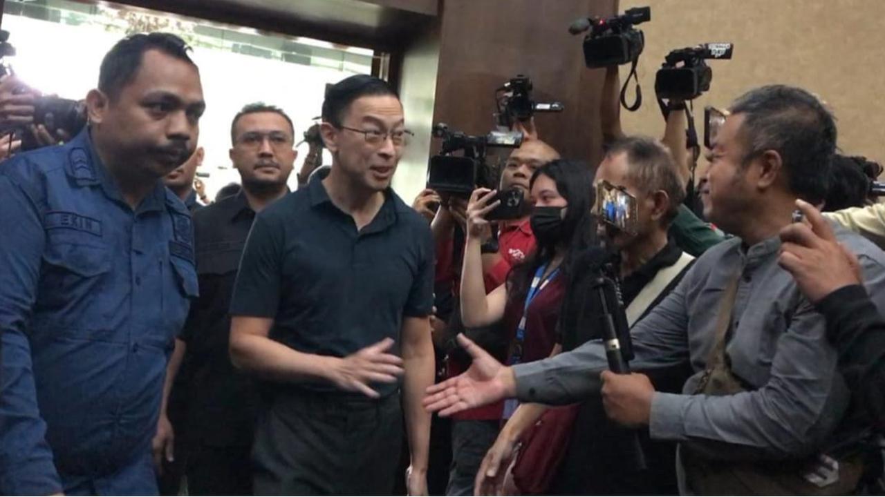 Momen Hakim Tegur Tom Lembong di Sidang Dakwaan Gara-Gara Cara Duduk: Tak Perlu Disilangkan Kakinya