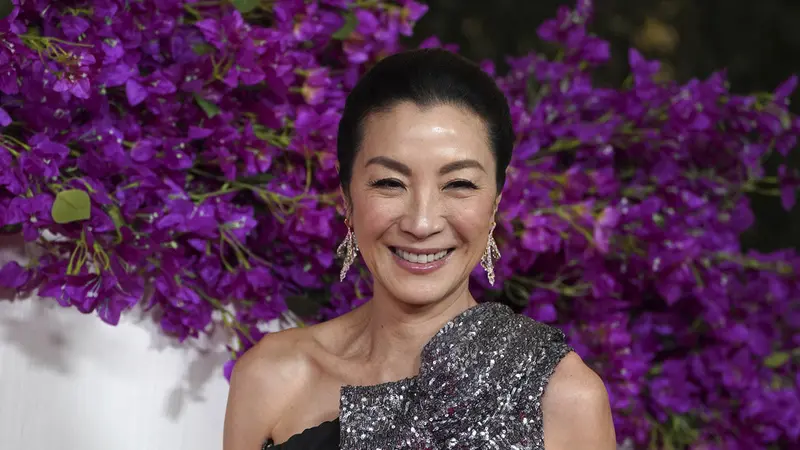 Michelle Yeoh di Piala Oscar 2024. (Jordan Strauss/Invision/AP)