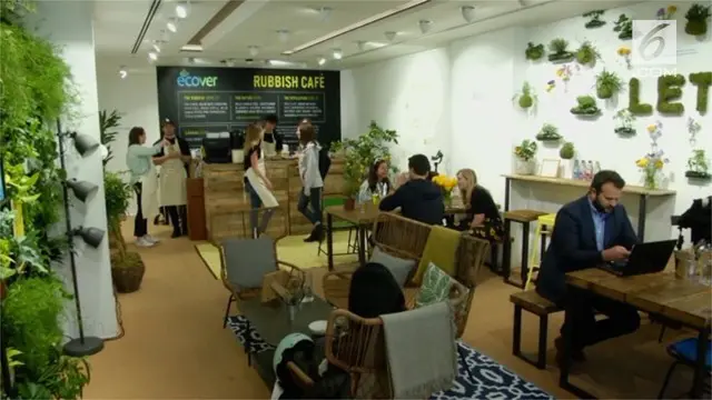 VIDEO: Makan di Kafe Ini Bayar Pakai Sampah Plastik