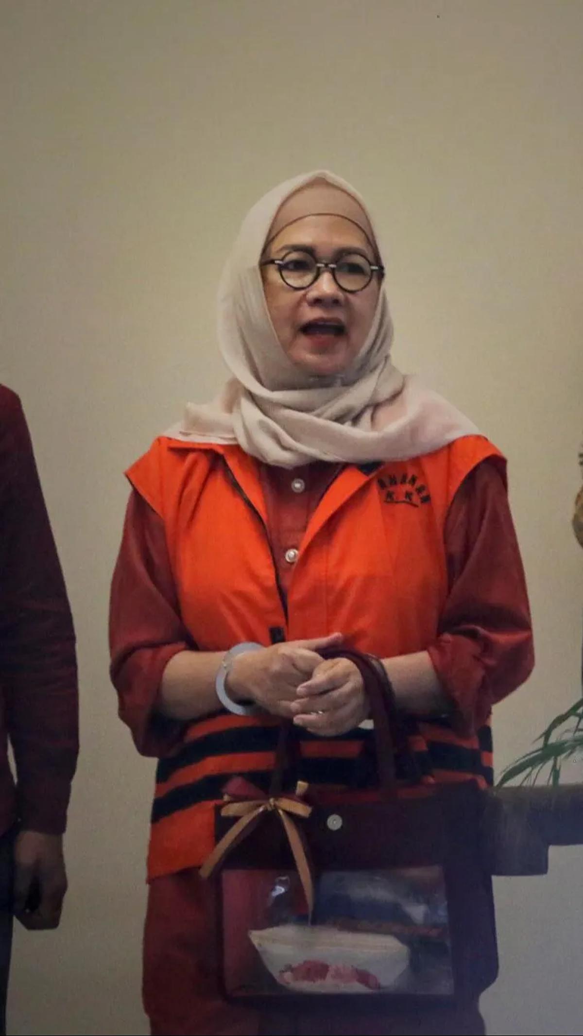 Diketahui kasus dugaan korupsi yang menjeratnya ini telah merugikan negera mencapai Rp2,1 triliun.