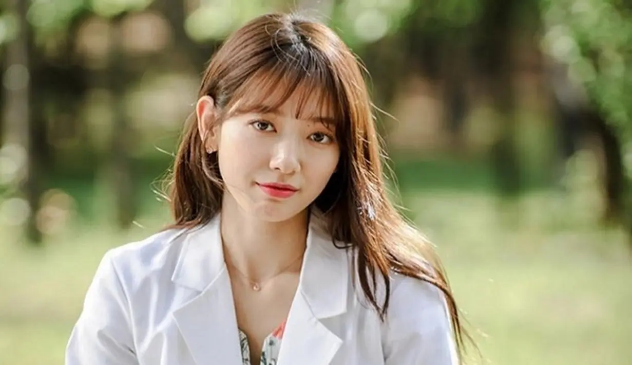 Park Shin Hye, aktris cantik asal Negeri Gingseng, Korea Selatan, memang selalu memukau akan penampilannya aktingnya dilayar kaca. (Soompi/Bintang.com)