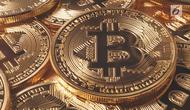 Bitcoin adalah salah satu dari implementasi pertama dari yang disebut cryptocurrency atau mata uang kripto.