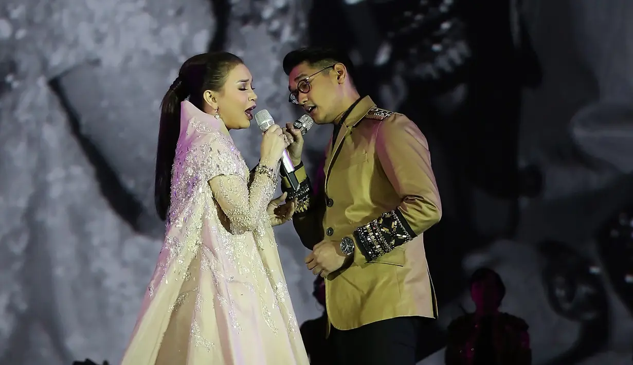 Afgansyah Reza dan Rossa (13/4/2017). (Bambang E. Ros/Bintang.com)