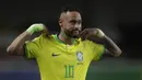 Penyerang Brasil Neymar berselebrasi setelah mencetak gol kelima timnya ke gawang Bolivia pada kualifikasi Piala Dunia 2026 zona CONMEBOL di stadion Mangueirao, Sabtu (9/9/2023). (AP Photo/Bruna Prado)