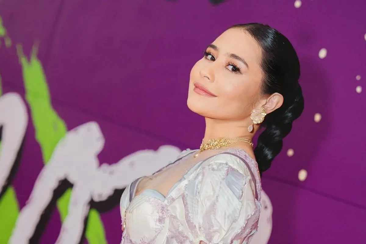 Prilly Latuconsina Tampil Youthful dan Anggun Berkebaya di FFI 2022, Parasnya Disebut Mirip Kylie Jenner
