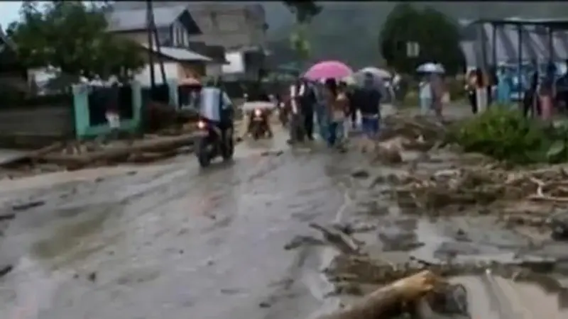 Banjir Bandang di Jambi hingga Aksi Penyelamatan Dramatis