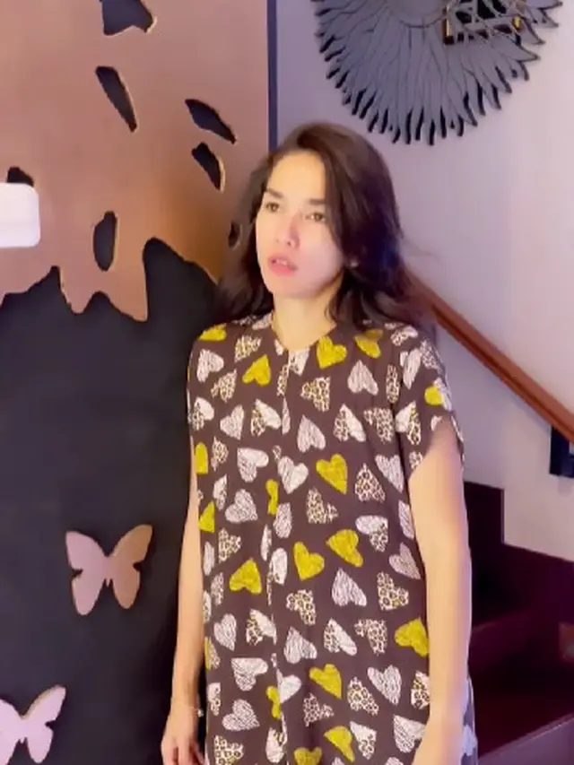 Model Daster Sederhana Ussy Sulistiawaty (Foto: Instagram @ussypratama)