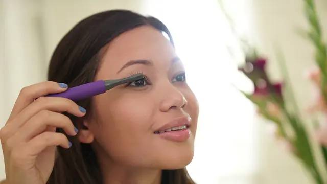 [Bintang] Bulu Mata Rontok? Hindari 5 Kebiasaan yang Anda Tidak Sadari