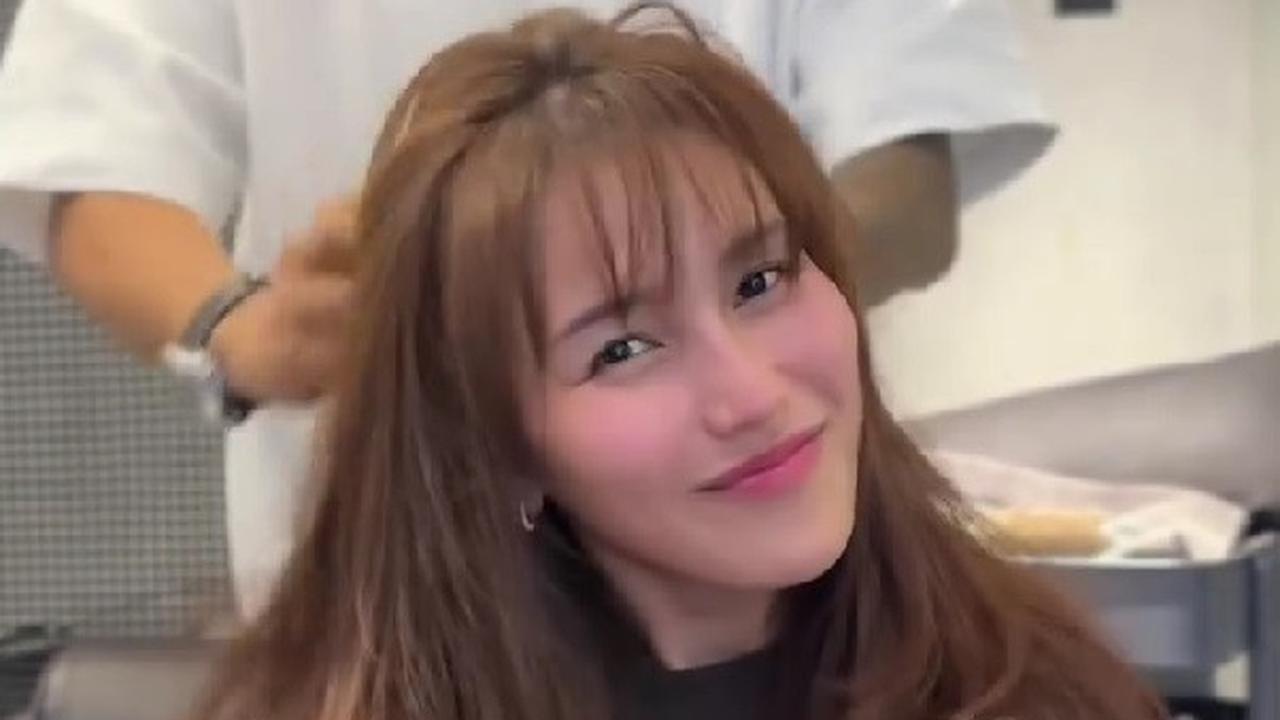 Potret Terbaru Ayu Ting Ting dengan Gaya Rambut Long Layer Haircut, Banjir Pujian