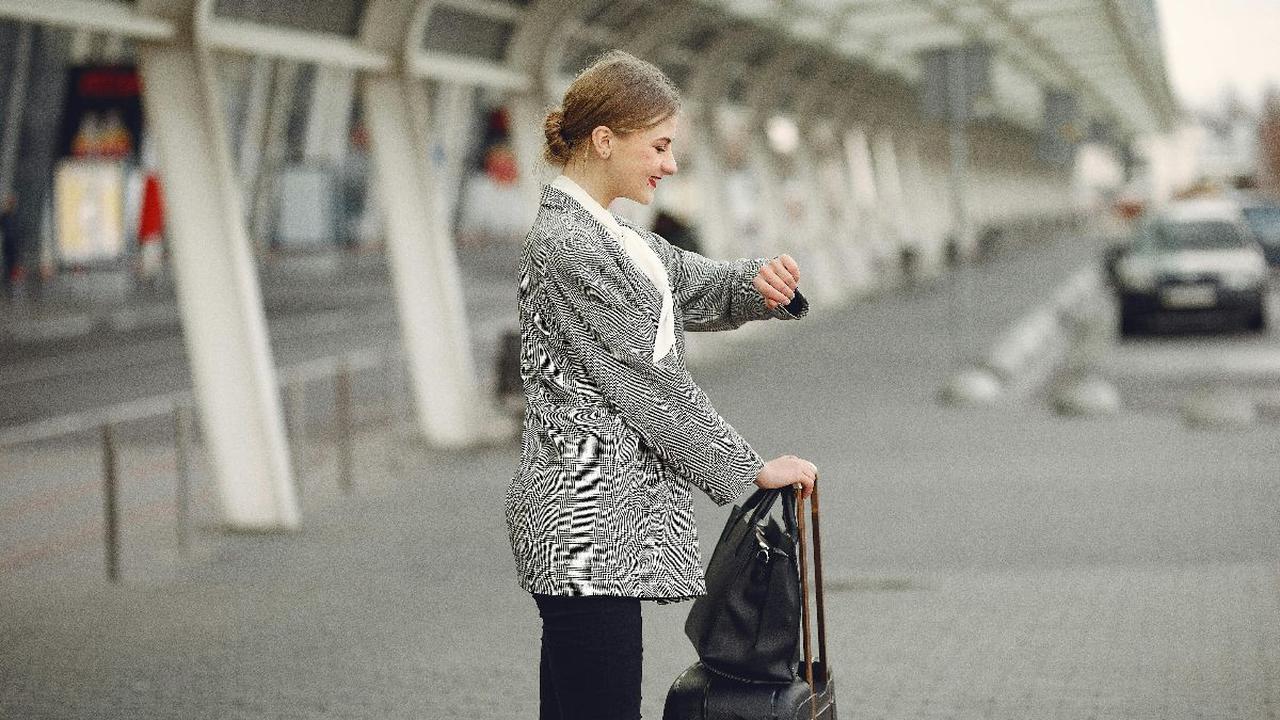5.&nbsp;Traveling