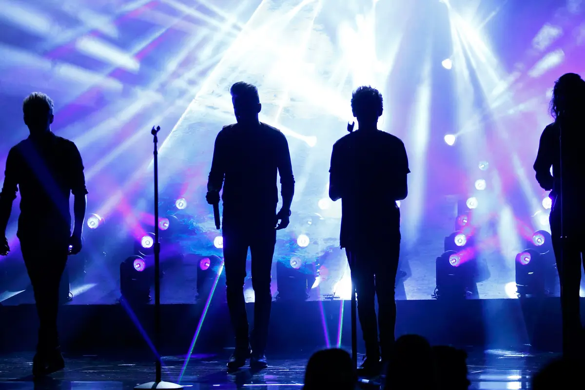 20151123-One Direction Tampil Sempurna Pada AMA 2015