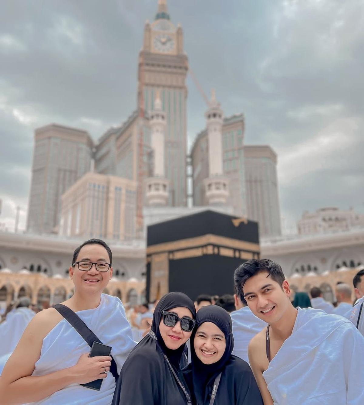 Potret Teuku Ryan Jalani Ibadah Umroh, Ungkap Rasa Syukur dalam Perjalanan Spiritualnya