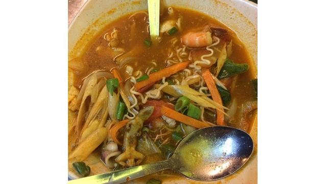 5 Foto Makanan Tercampur Sesuatu Ini Bikin Enggak Nafsu Makan