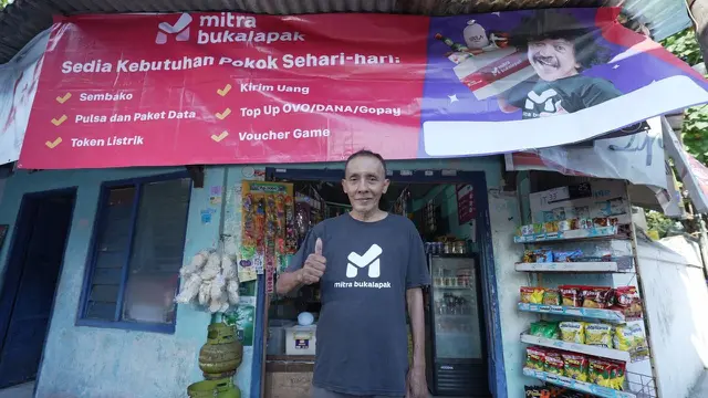 Mitra Bukalapak asal Yogyakarta, Sujangi,  sejak berjualan pakai aplikasi Mitra Bukalapak mampu meningkatkan pendapatan hingga 3x lipat. (Foto: Bukalapak)