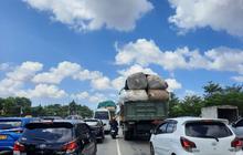 Polresta Barelang Amankan Lima Truk Diduga Bawa Penangkapan Barang Impor Ilegal di Batam