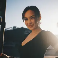 Melalui akun instagramnya, Sara Wijayanto membagikan beberapa potret saat sedang di California, Amerika Serikat. Berikut beberapa potretnya dengan body goal yang disebut bak ABG. [Instagram/sarawijayanto]