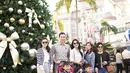 Pancarkan vibes old money, lihat tampilan kece keluarga Sandra Dewi dengan outfit minimalis saat liburan di California, Amerika Serikat. [@sandradewi88]
