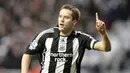 Michael Owen celebrates scoring the first goal during an FA Premier League match between Newcastle United and West Ham United at St James' Park, on January 10, 2009. AFP PHOTO/GRAHAM STUART