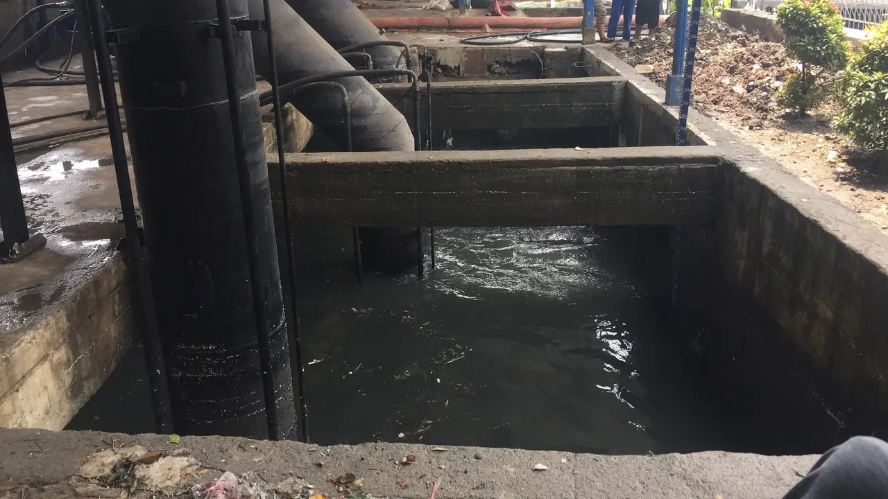 Hujan Semalam, Ketinggian Air di Tanjung Duren Jakarta Barat Mencapai 300 Cm