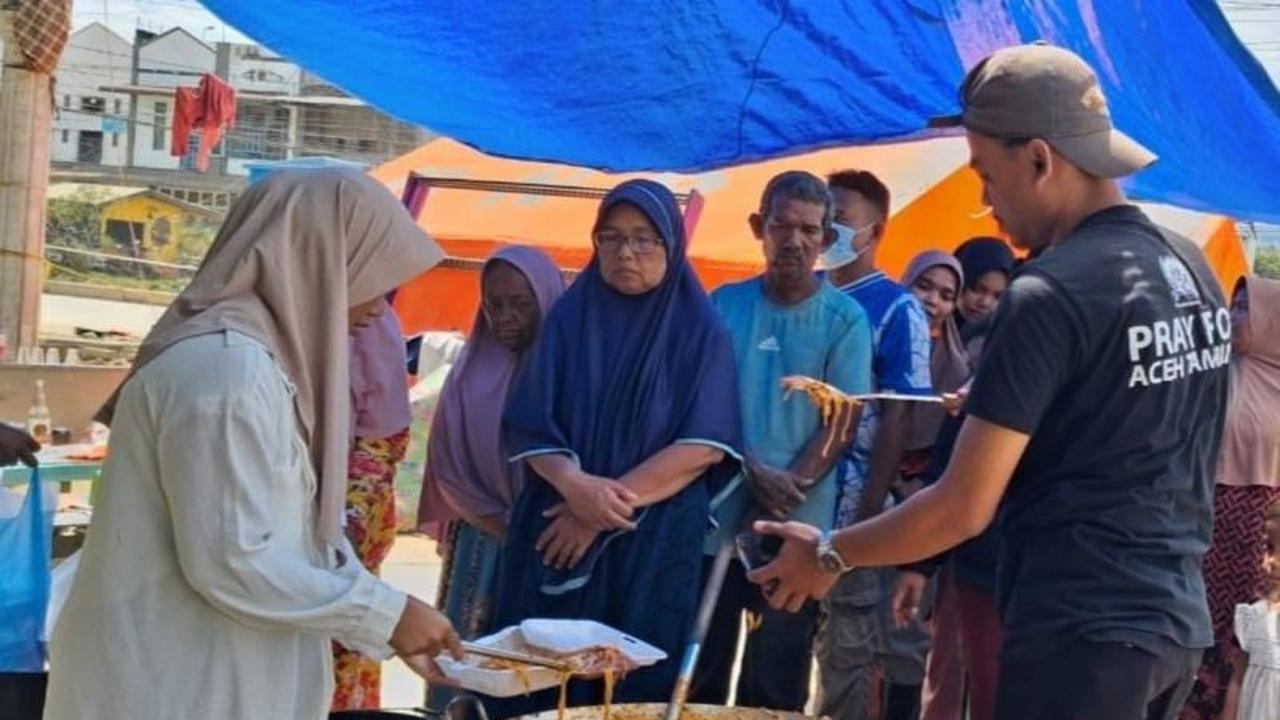 PGA IPB Bantu Pengungsi Aceh Tamiang dengan Mi Aceh Spesial: Kehangatan di Tengah Bencana Banjir