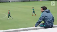 Pantau Pemain, Luis Milla Saksikan Duel di Grup D Piala Presiden