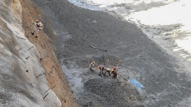 Gletser Himalaya Pecah, Ratusan Warga India Diduga Tewas