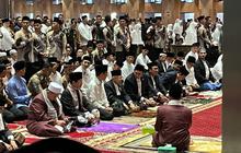 Tahun Terakhir Menjabat Presiden dan Wapres, Jokowi-Maruf Amin Kompak Salat Idulfitri di Masjid Istiqlal