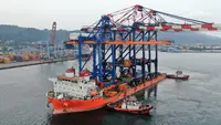 Terminal Petikemas Panjang Perbesar Kapasitas dengan Crane China