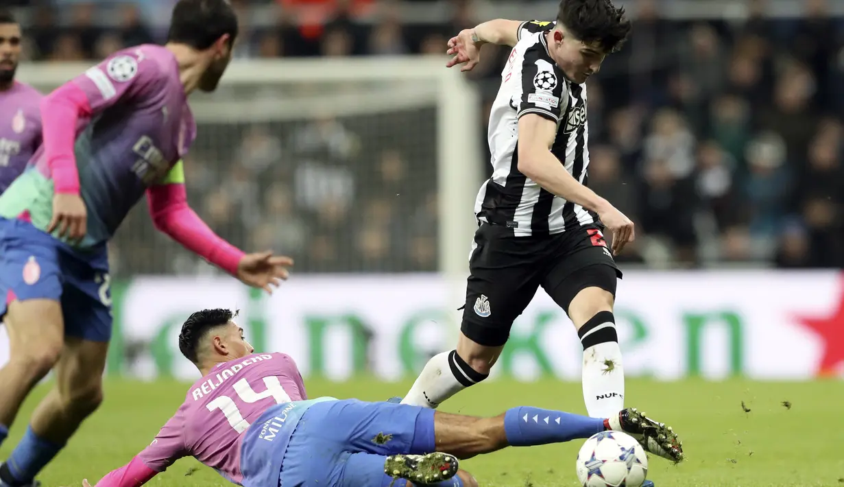 Milan pun membawa pulang tiga poin dari St James' Park. Namun, mereka tetap gagal melangkah ke 16 besar Liga Champions. (AP Photo/Scott Heppell)