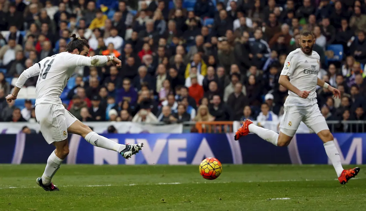Gareth Bale saat mencetak gol ke gawang Rayo Vallecano saat Real Madrid menang 10-2 dalam lanjutan La Liga Spanyol di Stadion Santiago Bernabeu, Madrid, (20/12/2015). (Reuters)