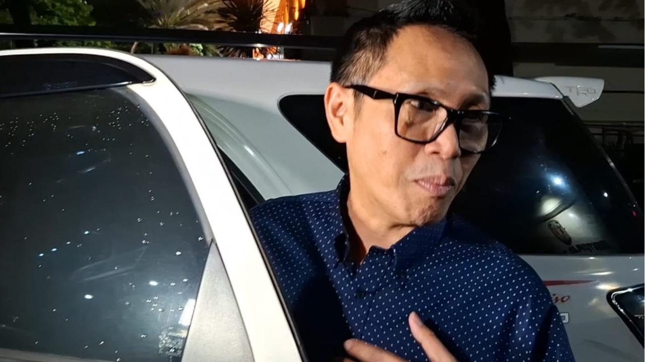 Berkemeja Biru Dongker, Penampakan Eko Patrio Muncul Perdana Usai Rumah Dijarah Bilang Tak Kabur