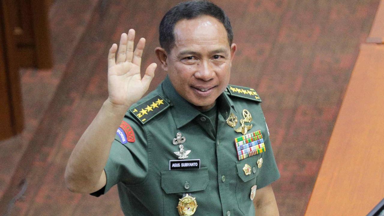 Menurutnya, ada kekuatan tersendiri di balik doa. Dengan doa nantinya usaha dan pekerjaan akan menjadi terang. <br>