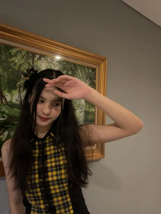 Bukankah pesona Jazzlyn Trisha memang tak main-main, Sahabat FIMELA? [Foto: Instagram/jkt48.trisha]