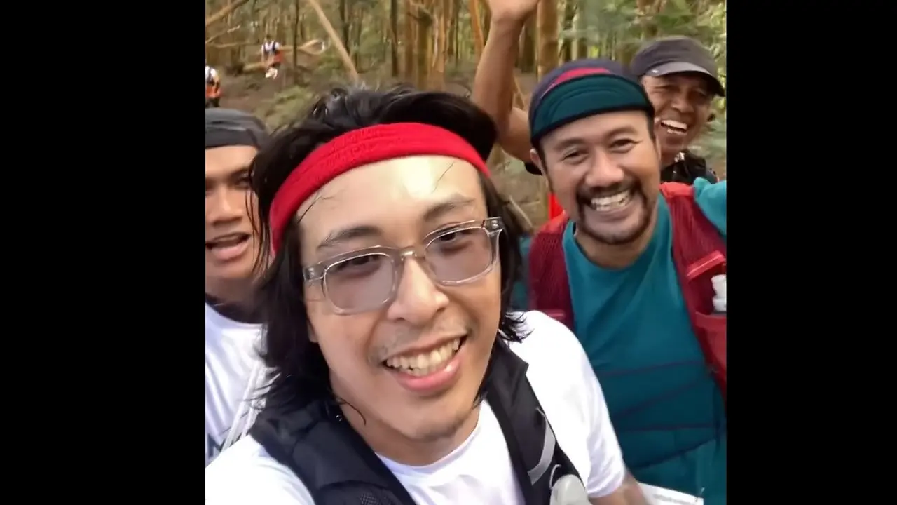 Pengalaman dr. Tirta Jajal Trek Lari Merbabu Sky Race 2024: Tanjakannya Ekstrem, Pemandangannya Bagus Banget