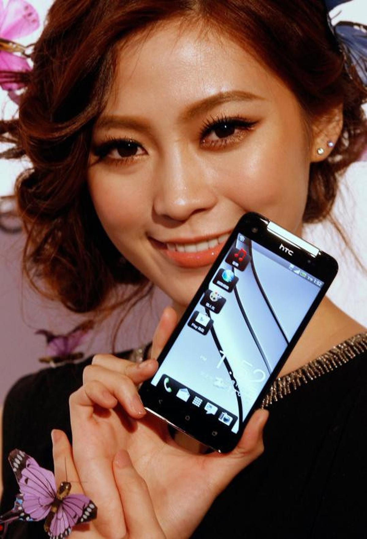 Ponsel pintar HTC Butterfly diluncurkan